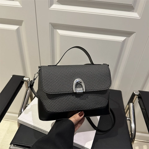 Borsa a Spalla con Patta Intrecciata da Donna Borsa a Tracolla Minimalista in Pelle Sintetica con Lucchetto a Ferro di Cavallo Borsa da Pendolare