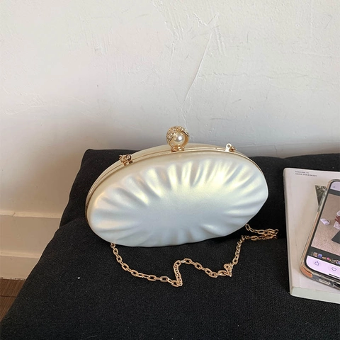Elegante Borsa Da Sera Pochette Donna Forma Conchiglia Plissettata Pelle PU Chiusura Perla Artificial Strass Catena Metallo Festa