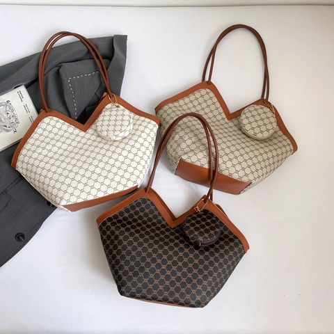 Sac Fourre-Tout Monogramme Rétro Pour Femmes Grande Capacité Cuir PU Navettage Sac À Épaule Avec Pendentif Petit Porte-Monnaie Rond