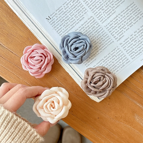 3D Stoff Rose Blume Handy Griff Ständer Erweiterbar Teleskop Klapphalterung Klebend Desktop Zubehör Für Frauen Koreanischen Stil Kamelie Ornament