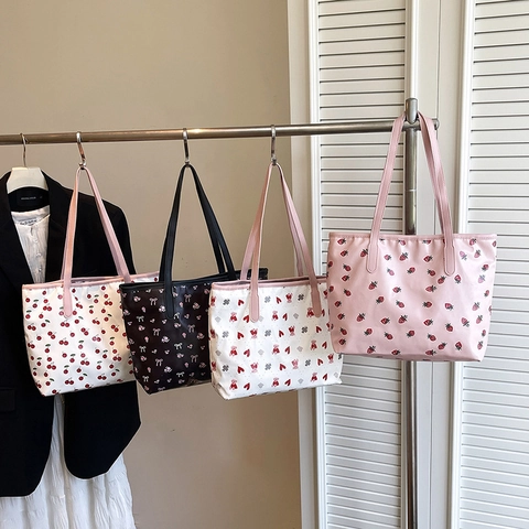 Damen Tote Bag PU Leder Große Kapazität Schulter Handtasche Lässig Mode Süße Floral Kirsche Bär Druck Für Tägliche Reisen