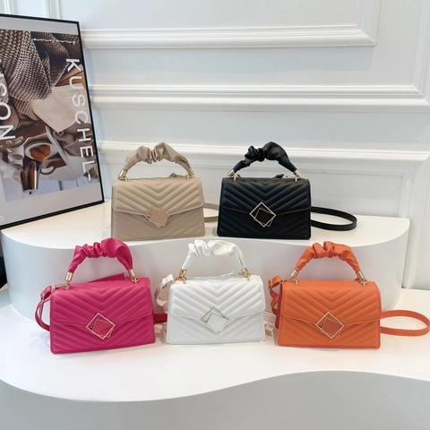 Quilted PU Leather Shoulder Bag With Scrunchie Handle Square Metal Buckle Crossbody Purse For Women Casual Fashion