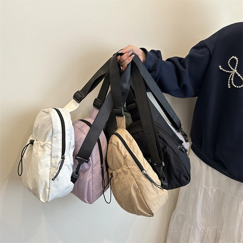 Bolso De Pecho De Nailon Arrugado Ligero Casual Bandolera Crossbody Con Bolsillo De Cordón Correa Ajustable Para Mujer Viaje