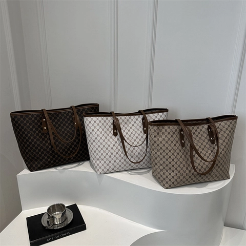 Women Large Capacity Tote Bag Retro Monogram Print PU Leather Shoulder Bag For Commute Travel Elegant Handbag