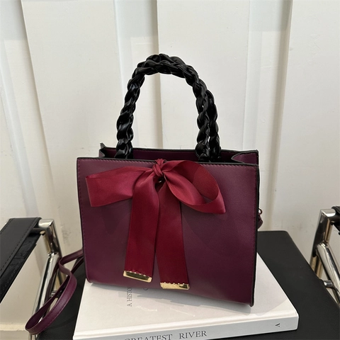 Sac à Main Carré en Cuir PU pour Femmes Avec Grand Nœud en Satin Poignée Tressée Noire Élégante Sac Bandoulière