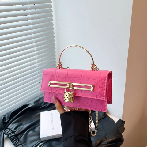 Vintage Crocodile Pattern PU Leather Shoulder Bag With Metal Ring Handle Heart Hollow Padlock Chain Strap Square Crossbody Bag