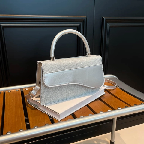Women Shoulder Bag PU Leather Glitter Asymmetric Saddle Flap Handbag Crossbody Purses Shiny Elegant Urban Style