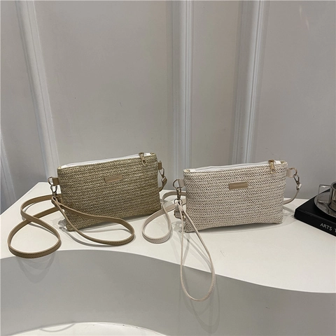 Fashion Women Straw Woven Crossbody Bag Summer Beach Small Square Bag Casual Braided Envelope Shoulder Bag Vacation Bag