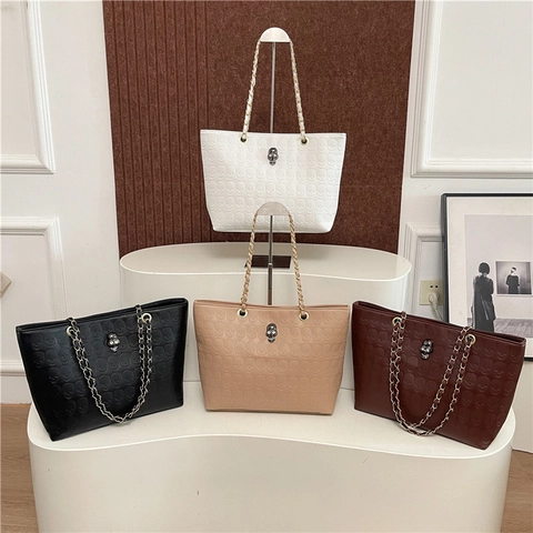 Borsa Tote Donna Grande Capacità Pelle PU Teschio In Rilievo Gothic Punk Borsa A Spalla Con Tracolla A Catena