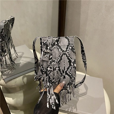 Snake Pattern PU Leather Crossbody Bag With Long Tassel Fringe Fashion Small Square Shoulder Purse For Women