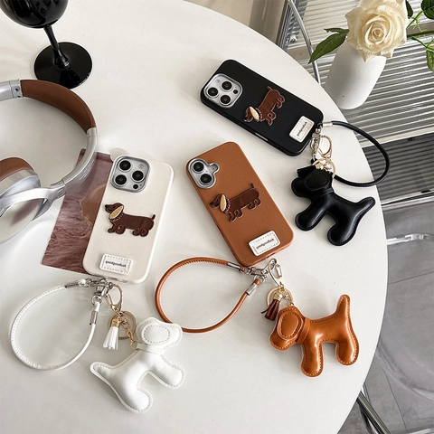 Funda De Teléfono Bordado Teckel Textura Cuero TPU Con Correa De Mano Y Colgante Estilo De Lujo Protector Para Mujeres
