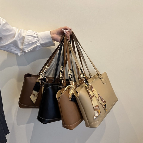 Borsa Shopping da Donna Minimalista in Pelle PU Con Sciarpa di Seta Decorativa Cuciture a Contrasto Borsa a Tracolla Capiente