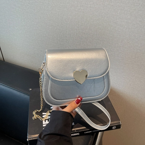 Women Crossbody Bag PU Leather Heart Shaped Metal Buckle Chain Strap Small Square Shoulder Bag Fashionable Solid Color