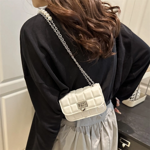 Mini Bolso Bandolera Acolchado Cuero PU Asa De Perlas Artificiales Correa De Cadena Metálica Bolso Elegante Mujer
