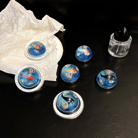 3D Resin Goldfish Phone Grip Stand Ocean Seashell Miniature Aquarium Desktop Ornament Magnetic Phone Holder