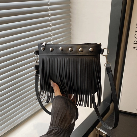 Damen PU Leder Fransen Umhängetasche Retro Nieten Eimertasche Schultertasche Bohème Y2K Stil Mode Handtasche