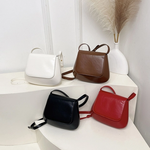 Borsa a Sella Retro in Pelle PU a Forma di Conchiglia per Donna Piccola Borsa a Tracolla Minimalista Lucida Con Fibbia Magnetica Cinghia Regolabile