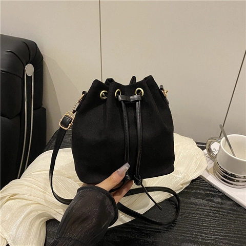 Sac Seau Femme Texture Daim Mat Fermeture À Cordon Grande Capacité Sac À Bandoulière Décontracté Tendance Simple