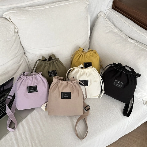 Women Drawstring Bucket Bag Wrinkled Nylon Fabric Adjustable Shoulder Strap Casual Minimalist Daily Crossbody Handbag