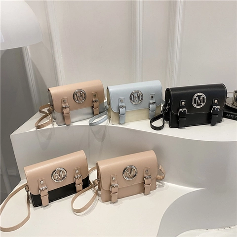 Retro PU Leder Damen Kontrastnähte Schultertasche Metall Buchstabe M Dekor Kleine Quadratische Umhängetasche Mode Tasche