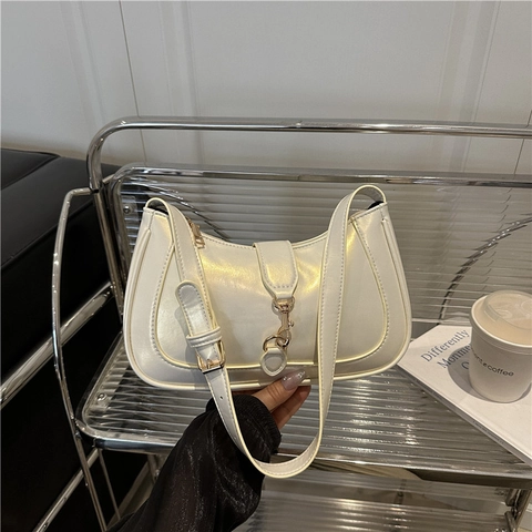 Glossy PU Leather Underarm Hobo Bag For Women French Retro Chic Shoulder Bag With Metal Piston Clasp Adjustable Strap