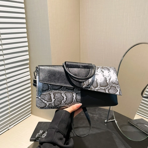 Women Snakeskin Patchwork Handbag PU Leather Metal Handle Shoulder Crossbody Bag Fashion Vintage Envelope Clutch Daily Party