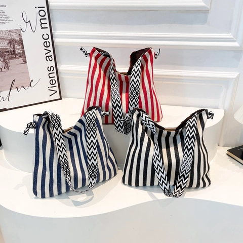 Fashion Women Fabric Striped Tote Bag Large Capacity Casual Shoulder Bag With Geometric Wide Strap Contrast Color Shopper Bag