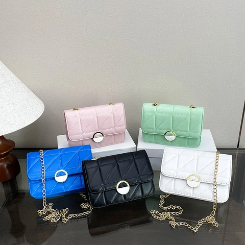 Quilted PU Leather Shoulder Crossbody Bag With Gold Metal Chain Strap Round Buckle Diamond Pattern Small Square Chic For Women