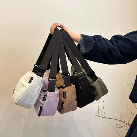 Borsa a Tracolla Casual in Nylon da Donna Design di Nicchia a Mezzaluna Con Tracolla Regolabile Borsa da Viaggio Leggera