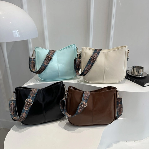 Borsa A Tracolla Da Donna In Pelle PU Lucida Con Tracolla Larga Ricamata Etnica Boemia Borsa Hobo A Mezzaluna Retro