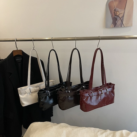 Sac Sous Le Bras Pour Femmes Cuir PU Baguette Minimaliste Sac À Épaule Avec Boucle De Ceinture Matériel Argenté Rétro