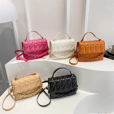 Women Quilted Crossbody Bag PU Leather Geometric Square Shoulder Bag With Thick Chain Handle Retro Minimalist Daily