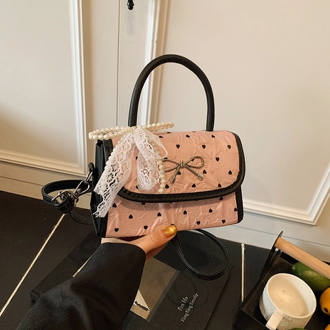 Sac À Épaule Femme Cuir PU Plissé Imprimé Coeur Nœud Doux Style Japonais Sac À Main Avec Pendentif Künstliche Perle Dentelle