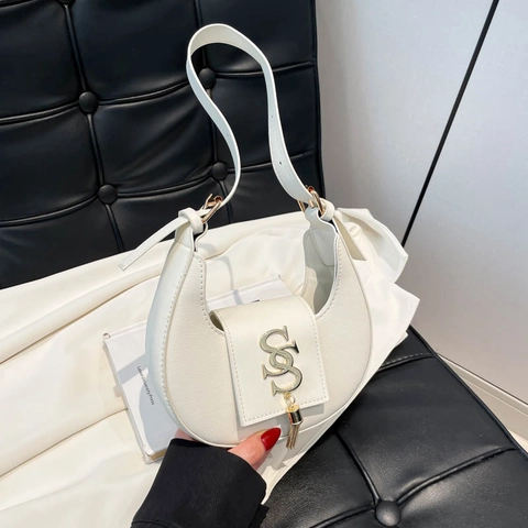 Bolso Hobo Media Luna Para Mujer Cuero PU Textura Denim Logo S Metálico Flecos Borla Bolso De Hombro