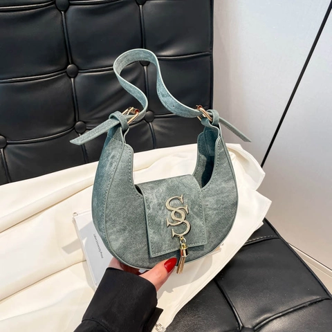 Vintage PU Leather Crescent Hobo Bag For Women Elegant Underarm Shoulder Bag With Metal Tassel And Letter Decor