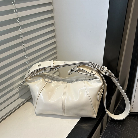 Women Glossy PU Leather Underarm Hobo Bag Adjustable Wide Eyelet Strap Retro Chic Zip Shoulder Bag
