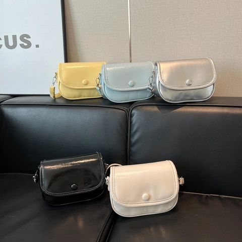 Small Crossbody Shoulder Bag PU Leather Flap Saddle Square Messenger For Women Commuter Casual Fashion Minimalist