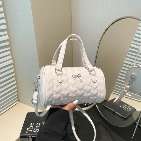 Women Heart Shaped Quilted Shoulder Bag Small PU Leather Barrel Crossbody Bag With Silver Bow Decoration Handbag For Daily Use