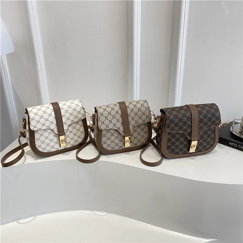 Retro Women's Monogram Saddle Bag PU Leather Shoulder Crossbody Bag With Metal Clasp Elegant Fashion Small Square Bag For Daily Use