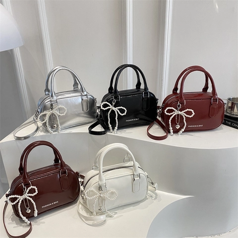 Women PU Leather Handbag With Artificial Pearl Bow Heart Pendant Simple Shoulder Crossbody Bag For Daily Party Dating Fashion Square Bag