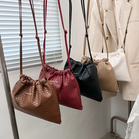 Women Braided PU Leather Shoulder Bag Drawstring Large Capacity Chic Crossbody Pouch Elegant