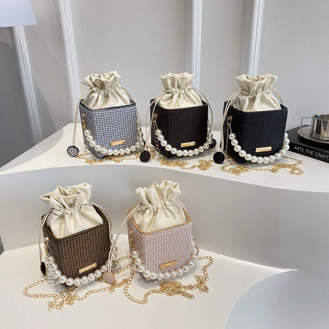 Damen Eimertasche PU Leder Mini Umhängetasche Mit Künstliche Perlen Griff Und Metallkette Kordelzug Vintage Stil