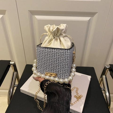 Damen Eimertasche PU Leder Mini Umhängetasche Mit Künstliche Perlen Griff Und Metallkette Kordelzug Vintage Stil