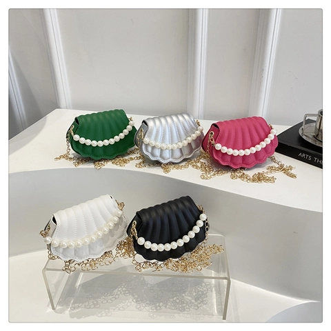 Women Fashion Shell Shape Mini Crossbody Bag Artificial Pearl Chain Shoulder Bag PU Leather Small Shell Purse Elegant Daily Party Handbag