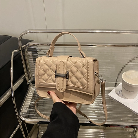 Women Quilted PU Leather Crossbody Bag Square Shoulder Handbag With Top Handle Metallic H Buckle Fashion Street Trend Retro