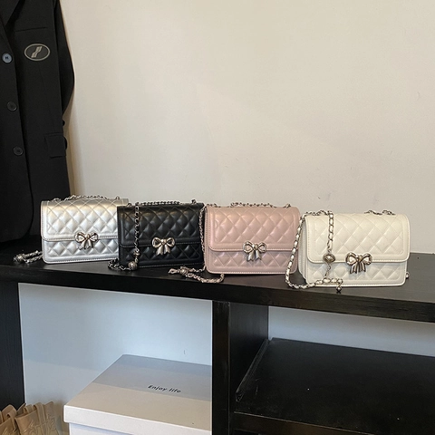 Borsa A Tracolla Trapuntata In Pelle PU Con Catena In Metallo E Fibbia A Fiocco Piccola Borsa Quadrata Alla Moda Da Donna