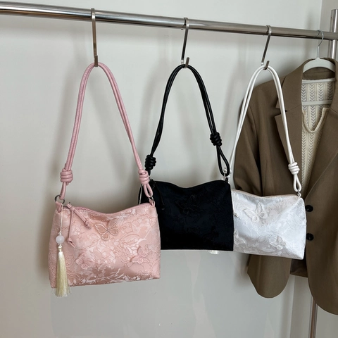 Women Butterfly Embroidery Lace Shoulder Bag New Chinese Style Commuter Underarm Tote With Tassel Charm Elegant