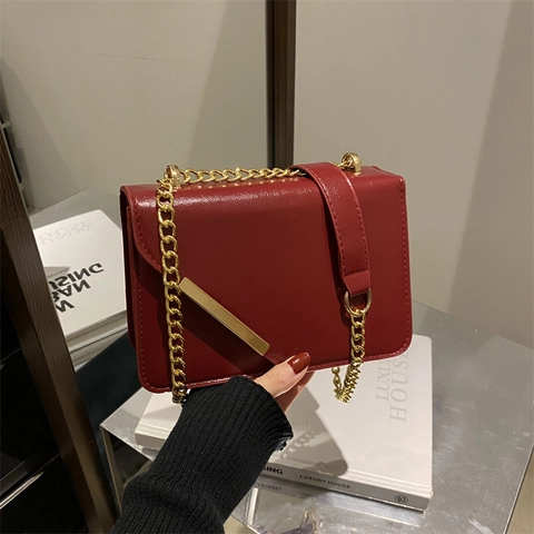 Women Crossbody Small Square Bag PU Leather Gold Chain Strap Metal Bar Decor Fashion Elegant Shoulder Purse For Daily Wear