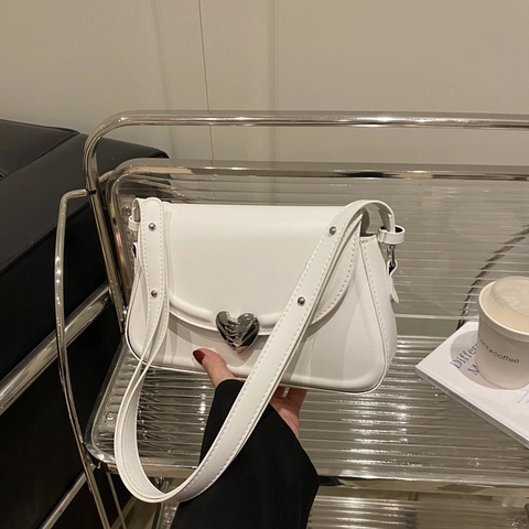 Women PU Leather Underarm Shoulder Bag With Heart Shaped Metal Buckle Simple Solid Color Trendy Handbag