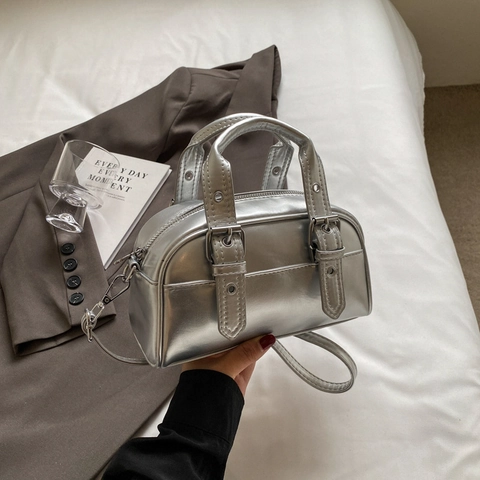 Damen Boston Tasche Glänzendes PU Leder Handheld Crossbody Schultertasche Retro Minimalistisch Schicke Handtasche Silberne Schnalle